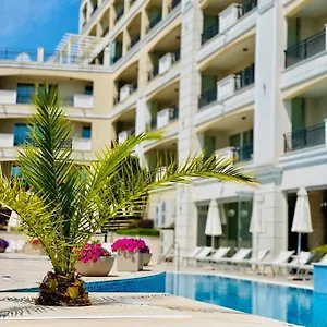 Penelopa Palace & Aparthotel